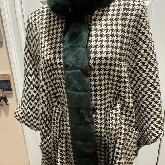 Coat - Picture 3 of 8